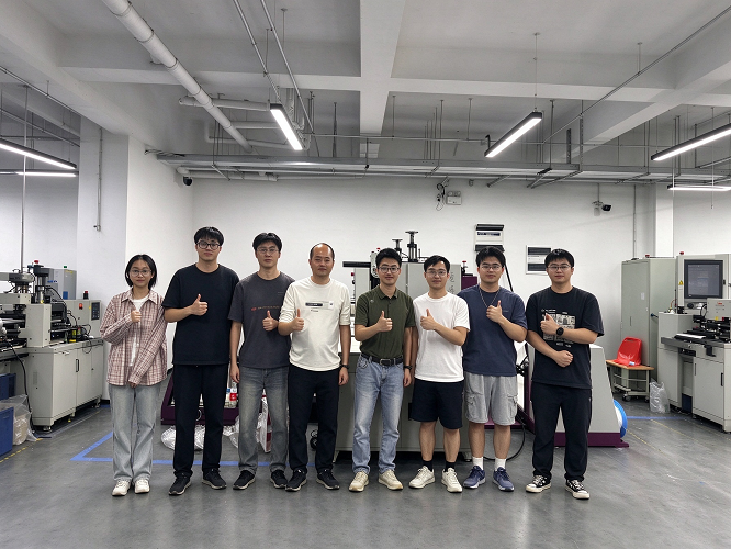 PUR热熔胶涂布复合机_浙江理工大学安装现场
